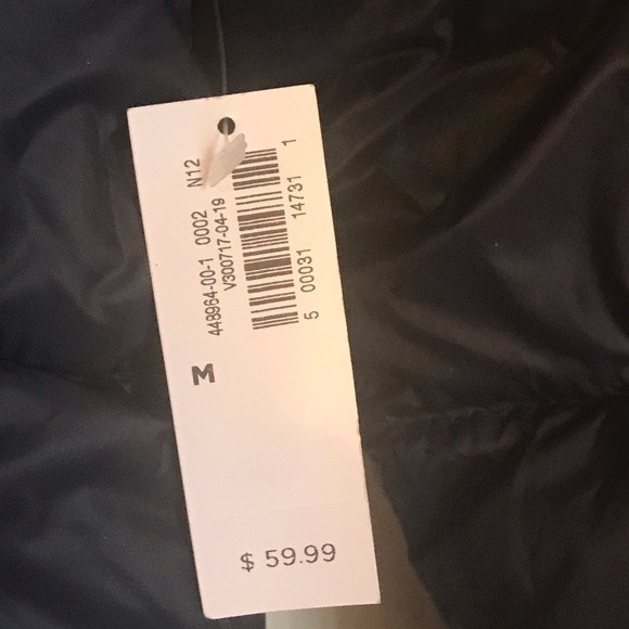 Old Navy Puffer Jacket Size M. NWT - Picture 5 of 13